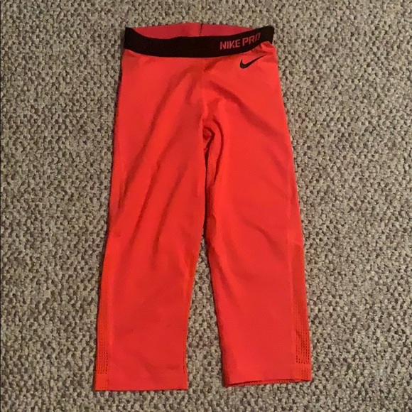 Nike Pro neon pink sz S 3/4 legging - Picture 1 of 2